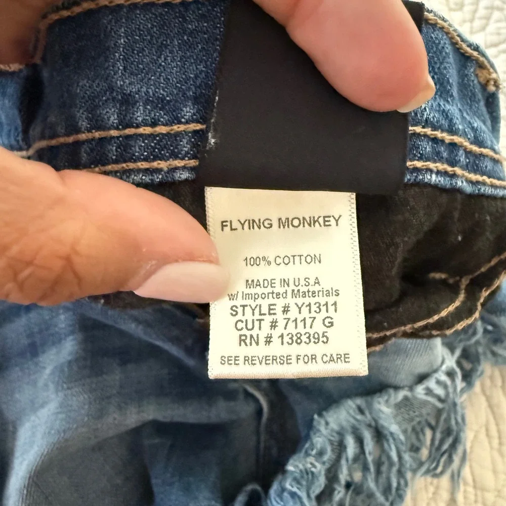 Flying Monkey Platinum Denim Shorts 24 Distressed Fringe Raw Hem Y2K Blue Y1311